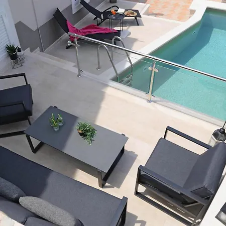 Apartment Stunning In With House Sea View *
